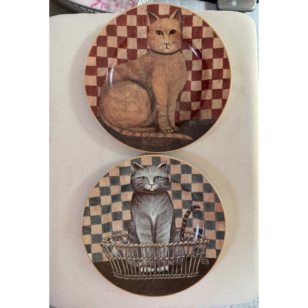 David Carter Brown Country Kitties Plates Set of 2 D.C. Brown & Co Cat Folk Art